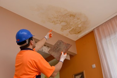 Daños por agua en vivienda.